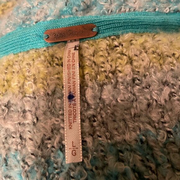 New Free People Soulmate
Cardi in Candy Coated combo
NWOT
size XS,S - Picture 11 of 13